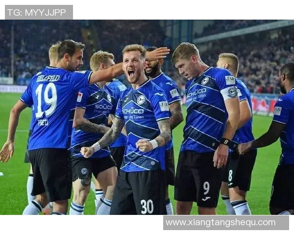 柏林赫塔主场迎战布伦球队全力争胜期待精彩对决